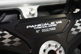 Ducati Panigale V4 S 2026 TRICOLORE-thumb-22