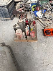 Πολλών ειδών γρύλοι για φορτηγά μεγάλα και μικρά