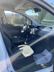 Ford Transit Courier 2017-thumb-7