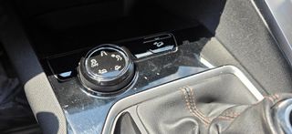 Peugeot 3008 2019 1,2 ΕΛΛΗΝΙΚΟ 130 HP Allure Grip-thumb-16