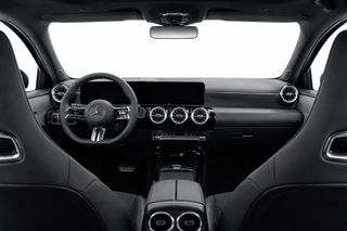Mercedes-Benz A 180 2023-thumb-2