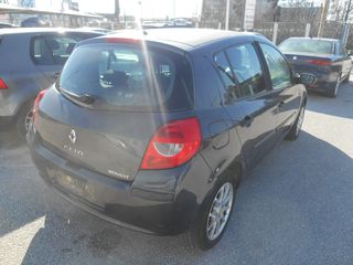 Renault Clio 2006-thumb-3