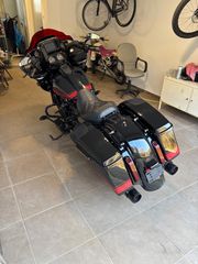Harley Davidson CVO Road Glide 2021 Black hole-thumb-6