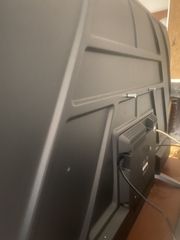 Tesla 4k oled-thumb-2