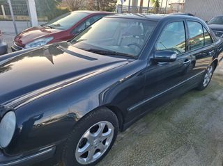 Mercedes-Benz E 200 2003 AVANTGARDE FACELIFT-thumb-4