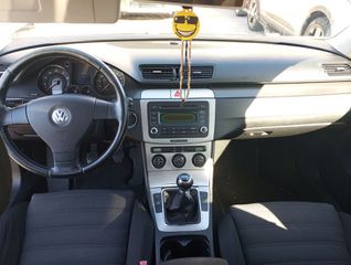 Volkswagen Passat 2005-thumb-8