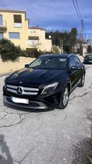 Mercedes-Benz GLA 200 2015