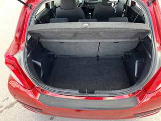 Toyota Yaris 2012 VVT-i-thumb-13