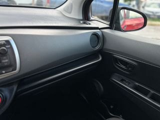 Toyota Yaris 2012 VVT-i-thumb-22