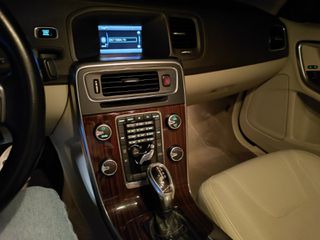 Volvo S60 2014-thumb-12