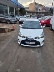 Toyota Yaris 2017 HYBRID AUTOMATIC-thumb-2