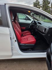 Toyota Yaris 2017 HYBRID AUTOMATIC-thumb-11