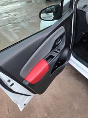 Toyota Yaris 2017 HYBRID AUTOMATIC-thumb-19