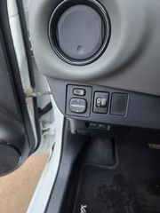 Toyota Yaris 2017 HYBRID AUTOMATIC-thumb-24