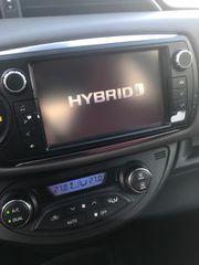 Toyota Yaris 2017 HYBRID AUTOMATIC-thumb-32