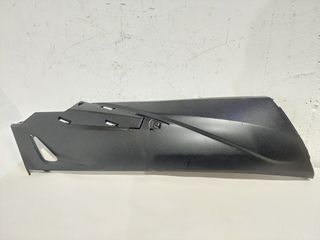 Δεξιά καρίνα από HONDA SH350 2025 (64321-K1W-DJ0)