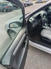 Opel Astra 2009-thumb-6