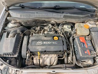 Opel Astra 2009-thumb-13