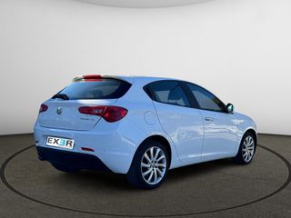 Alfa Romeo Giulietta 2016-thumb-2