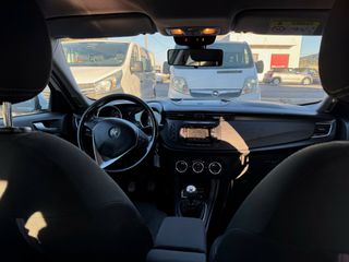 Alfa Romeo Giulietta 2016-thumb-10