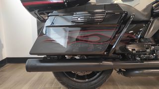 Harley Davidson CVO Street Glide 2011 HARLEY-DAVIDSON CVO ULTRA GLIDE-thumb-2