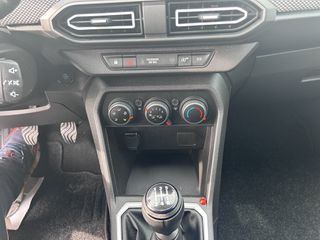Dacia Sandero 2023 1.0TCe 101psLPG Expresion-thumb-10