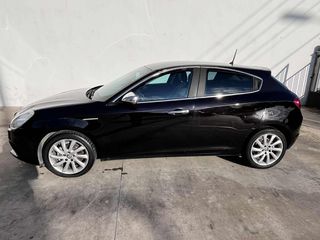 Alfa Romeo Giulietta 2016-thumb-3