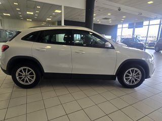 Mercedes-Benz GLA 180 2020 STYLE-thumb-7