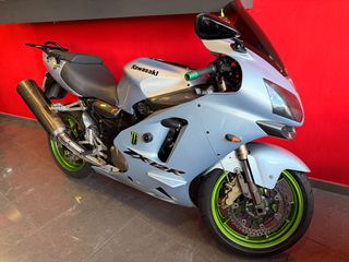Kawasaki ZX-12 R 2004-thumb-1