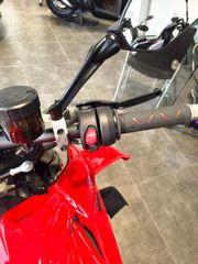 Ducati Streetfighter 2025 V4-thumb-10
