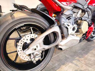 Ducati Streetfighter 2025 V4-thumb-14