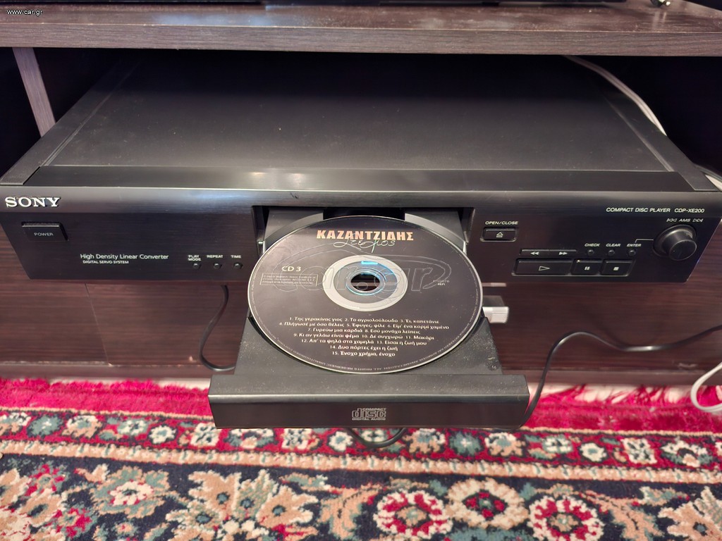Sony CDP-XE200. CD PLAYER.