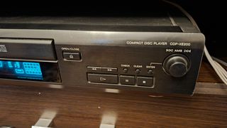 Sony CDP-XE200. CD PLAYER.-thumb-3