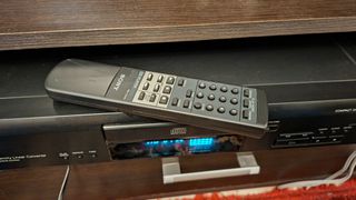 Sony CDP-XE200. CD PLAYER.-thumb-5