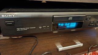 Sony CDP-XE200. CD PLAYER.-thumb-6