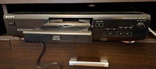 Sony CDP-XE200. CD PLAYER.-thumb-8