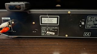 Sony CDP-XE200. CD PLAYER.-thumb-10