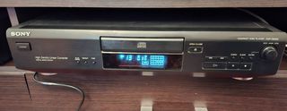 Sony CDP-XE200. CD PLAYER.-thumb-11