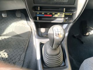 Suzuki Baleno 1996-thumb-14