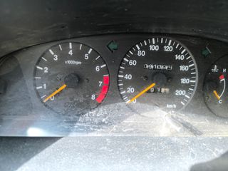 Suzuki Baleno 1996-thumb-15