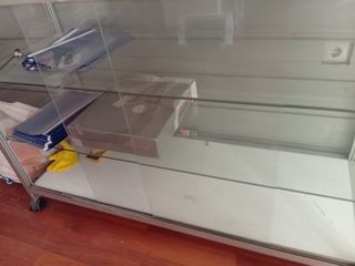 Γυάλινη προθήκη εμπορευμάτων-thumb-1