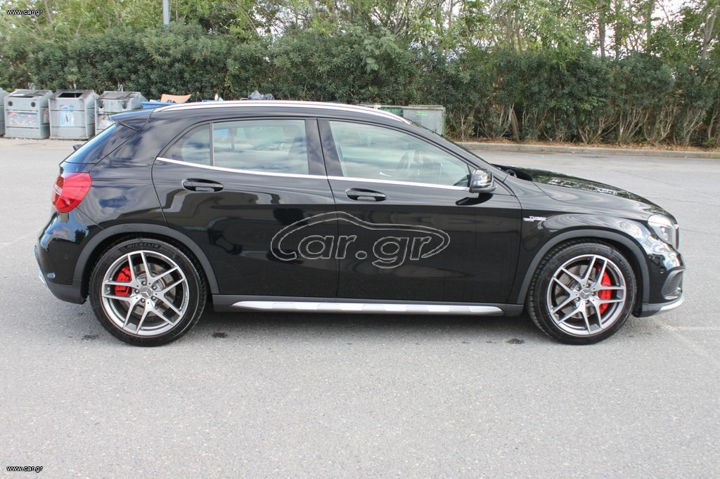 Mercedes-Benz GLA 45AMG 2015