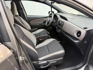 Toyota Yaris 2020-thumb-8