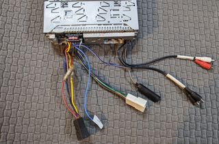SONY CDX-MP80-thumb-4