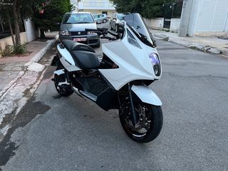 Gilera GP 800 2011 GP 800-thumb-1