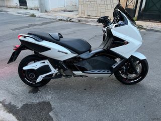 Gilera GP 800 2011 GP 800-thumb-2