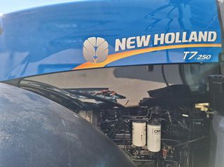 Τρακτέρ New Holland 2014 T 7.250 TLS SWII-thumb-7