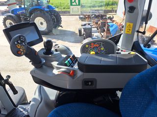 Τρακτέρ New Holland 2014 T 7.250 TLS SWII-thumb-12