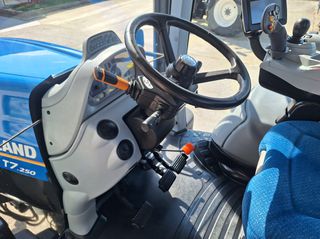 Τρακτέρ New Holland 2014 T 7.250 TLS SWII-thumb-13