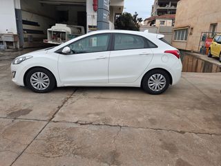 Hyundai i 30 2012 1.6 CRDi Comfort-thumb-3